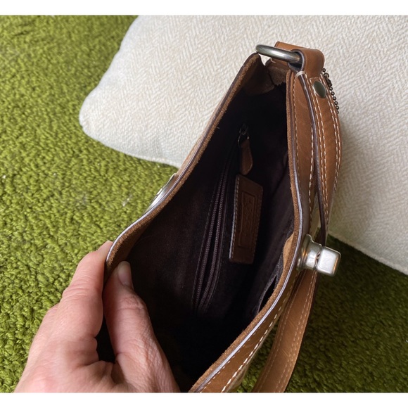 Coach signature beige suede hobo handbag - Picture 4 of 5